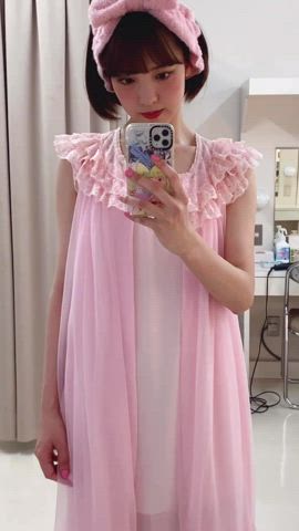 「アイテム（ルームワンピース）」を使った、飯窪春菜さん（レディース・162cm）の夏コーディネート