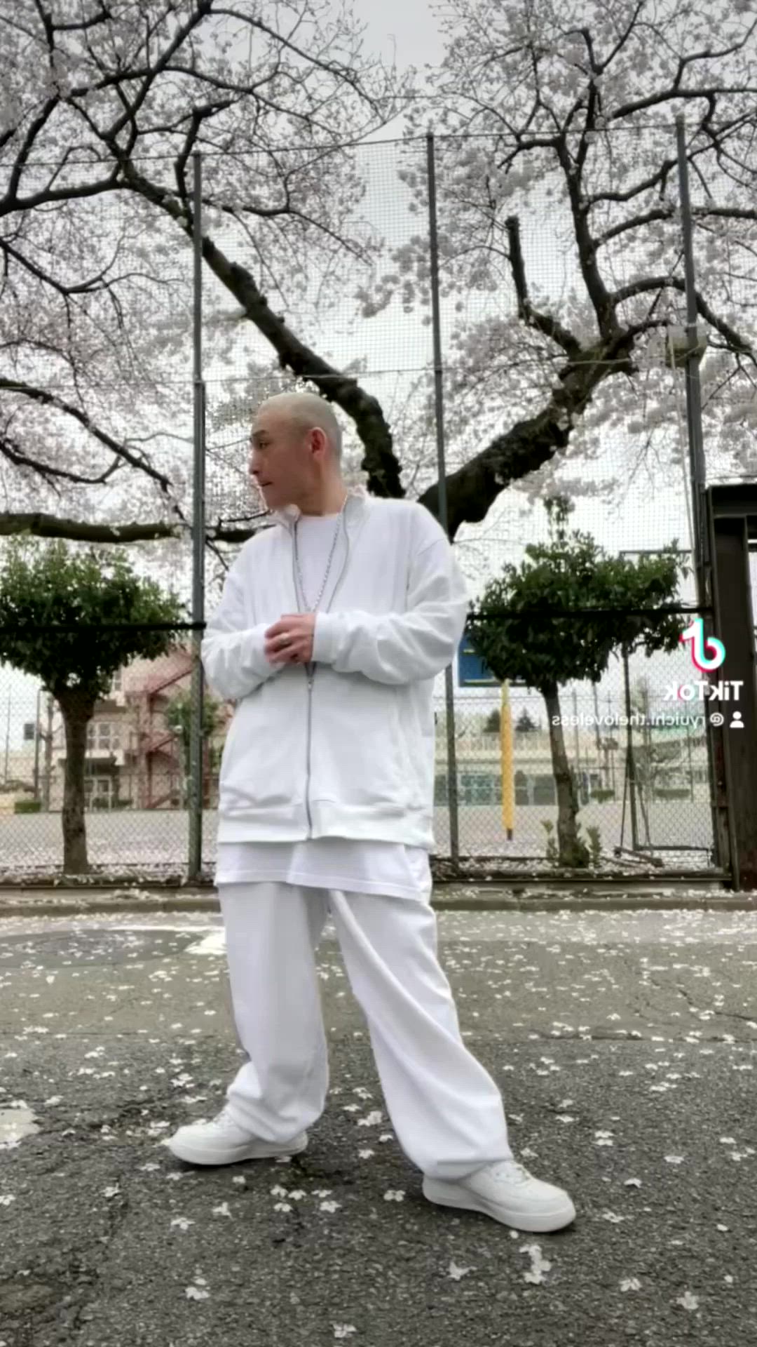 龍一 (The Loveless)®︎｜Ls (Loveless)のセットアップを使った動画 - WEAR