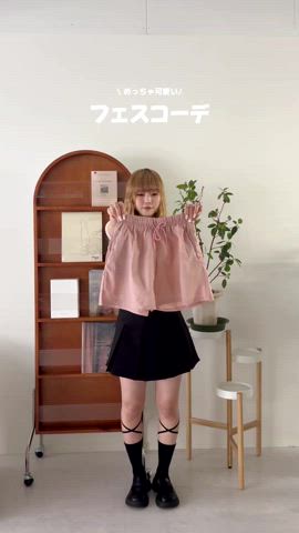 「アイテム（ヘアブラシ）」を使った、ひいなさん（レディース・165cm）の春コーディネート